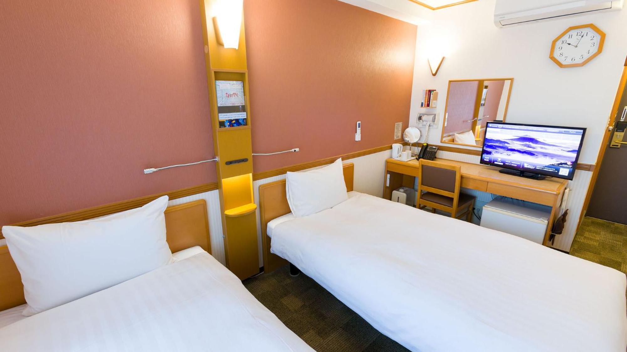Toyoko Inn Kanazawa Kenrokuen Korimbo Habitación foto